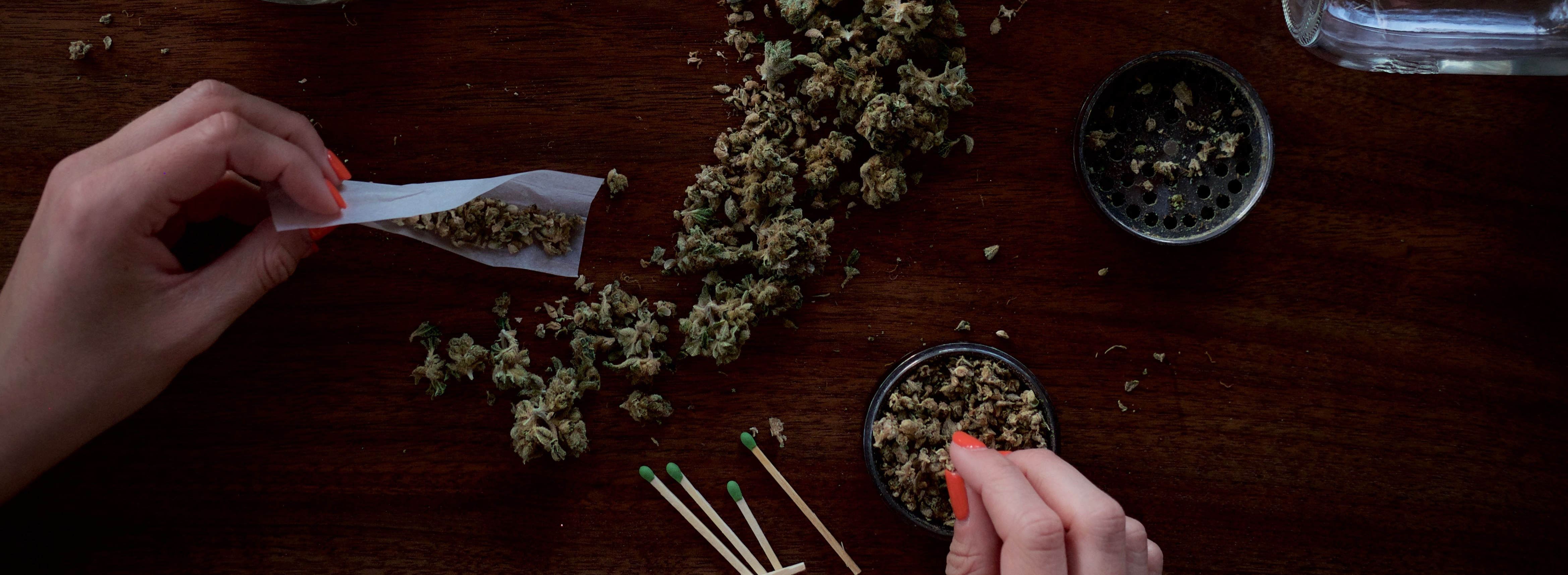 8 Must-Have Smoking Accessories